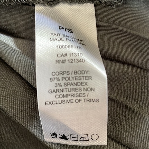 Super cute Dynamite pleated sliver skirt. NWT - Picture 3 of 3